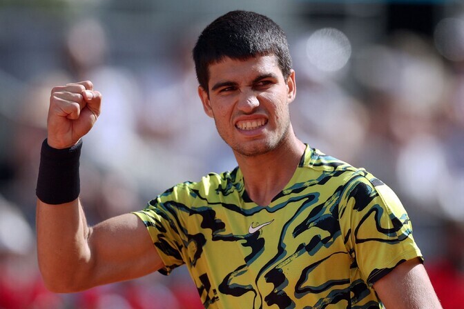 Alcaraz tähistas sünnipäeva võiduga poolfinaalis