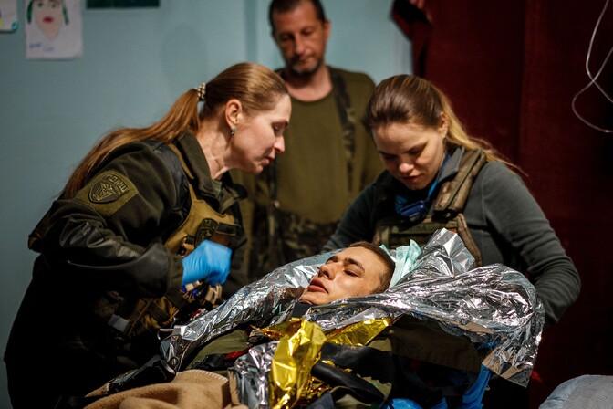 Bahmut on endiselt Vene vägede tule all