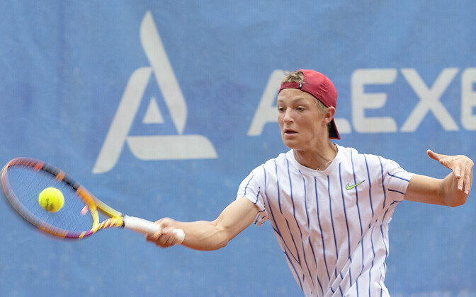 Eesti tennisist Mölder võitis turniiri koos Tsitsipase vennaga