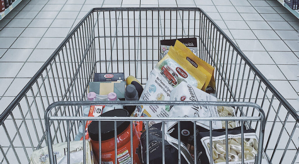 Inglismaal on hinnatõus kontrolli alt väljumas – tahetakse hakata riiklikult hindu kontrollima