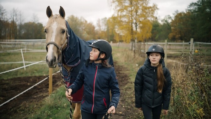 Kultuuriportaal soovitab: Eesti ratsaspordi maailma avav dokfilm “Kaks südant” Jupiteris