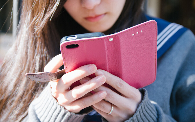 Nutitelefoni ihalevad lapsed tasub metsa saata