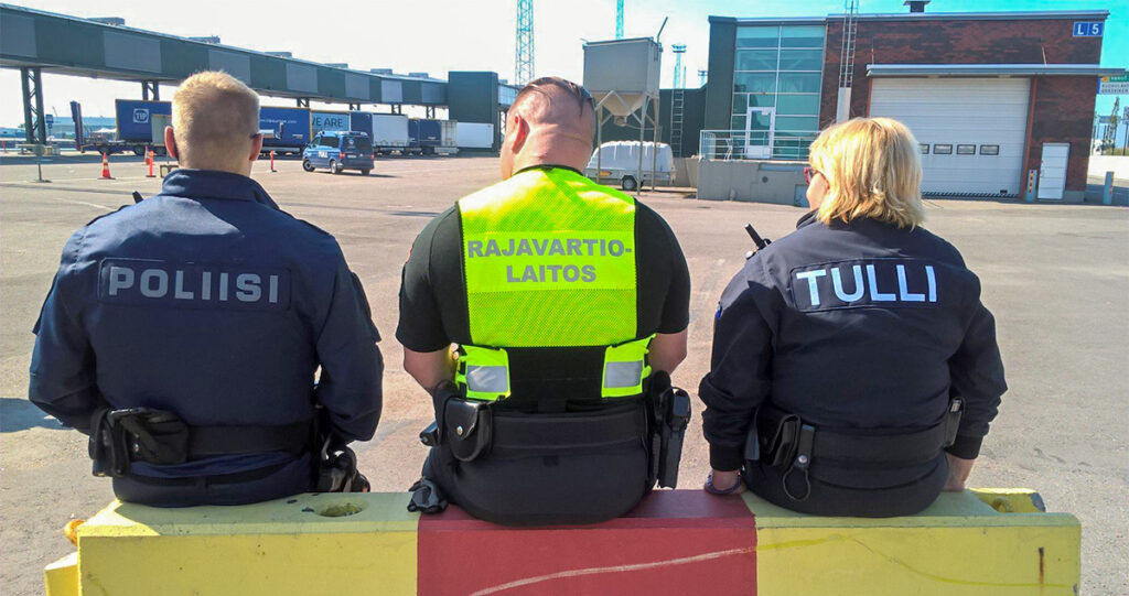 Soome toll kahtlustab ulatuslikku maksupettust Eestist sigarettide maaletoomisel