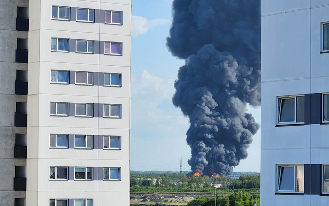 Tallinnas Suur-Sõjamäel põlevad ohtlikud jäätmed