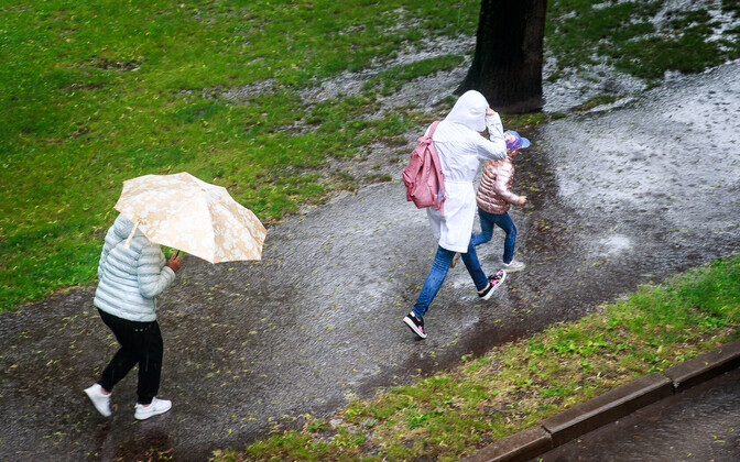 Uus nädal algab vihmahoogudega