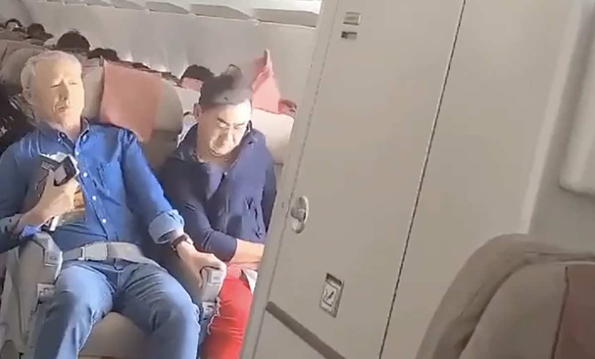 VIDEO: Lõuna-Korea mees avas lennu ajal lennuki ukse