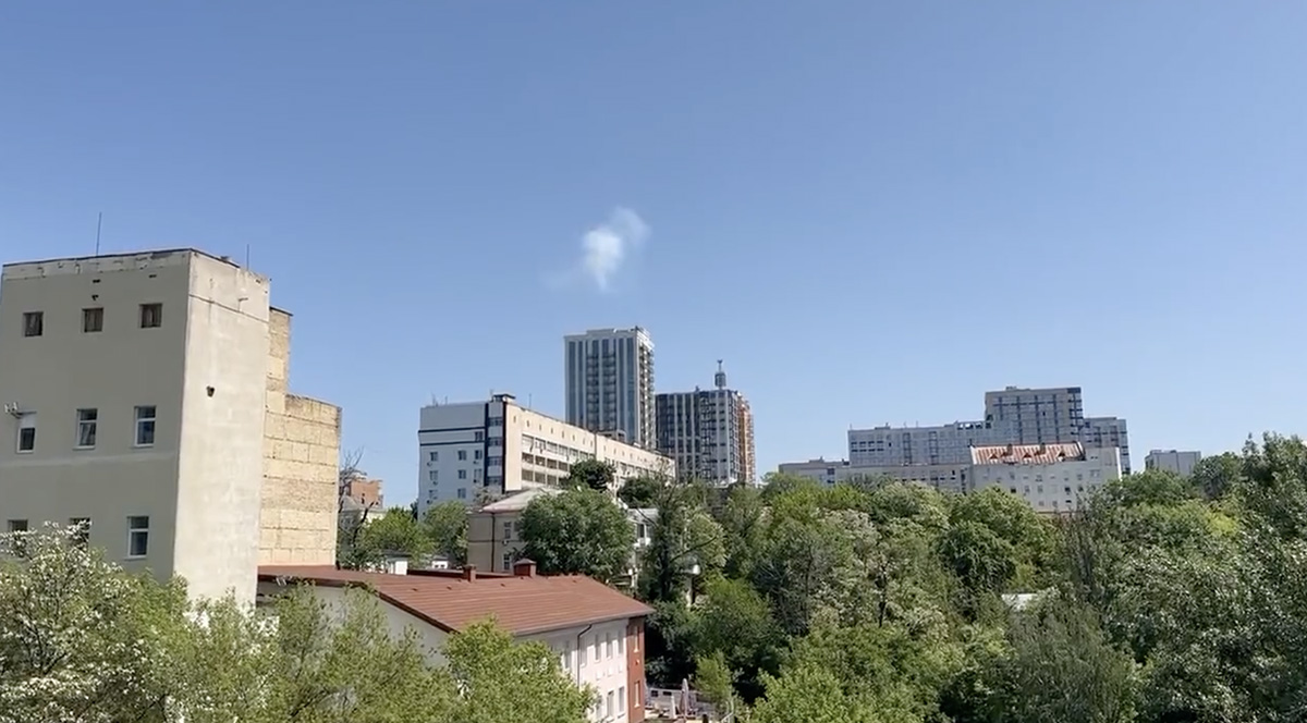 VIDEO: Ukrainat rünnatakse senitundmatute rakettidega