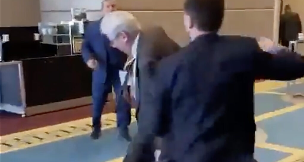 VIDEO: Vene ja Ukraina rahvasaadikud läksid Türgis kaklema