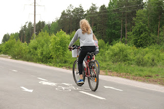 Viljandi maantee servas avati kergliiklustee