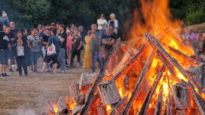 “Aktuaalne kaamera” käis jaanitulel Narvas ja Saaremaal Panga külas