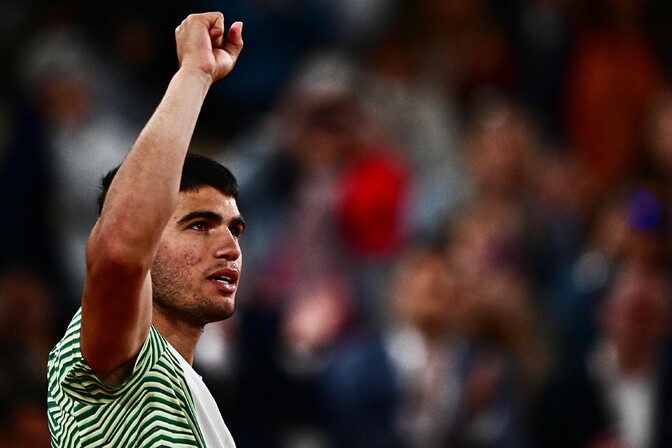 Alcaraz pälvis kolme setiga edasipääsu kaheksandikfinaali