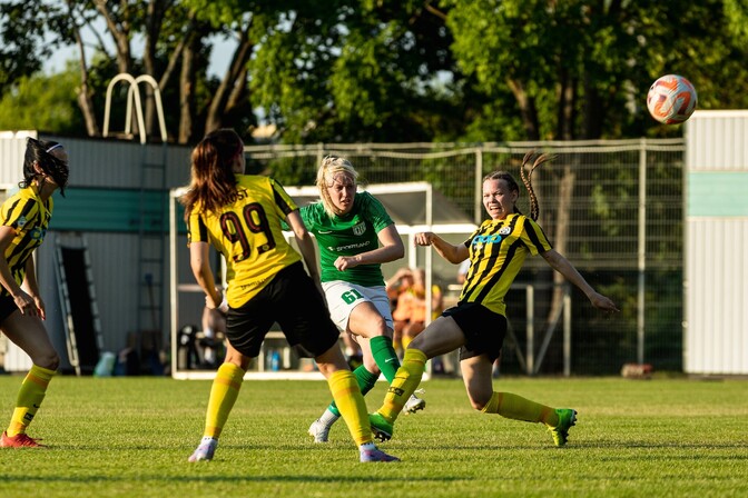 Flora kostitas Põlva Lootost üheksa väravaga