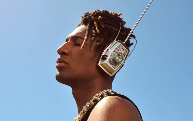 Jon Batiste avaldas peagi ilmuvalt albumilt uue loo “Calling Your Name”