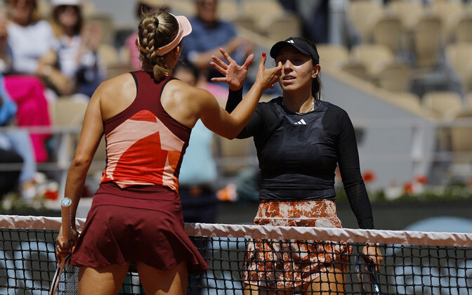 Maailma kolmas reket Pegula piirdus Pariisis kolmanda ringiga