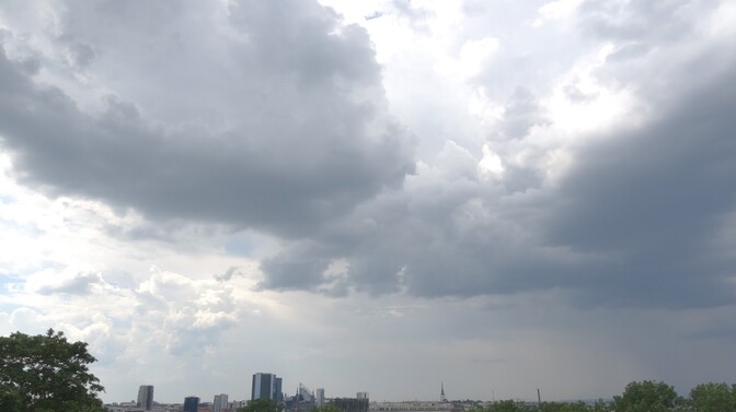 Teisipäev on 25-kraadise sooja ja hoovihmadega