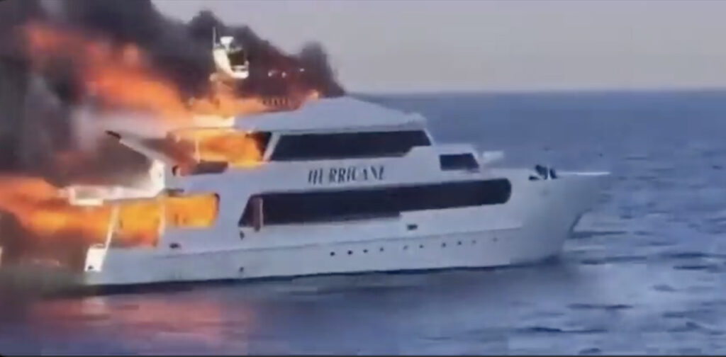 VIDEO: Egiptuses süttis põlema luksusjaht turistidega pardal