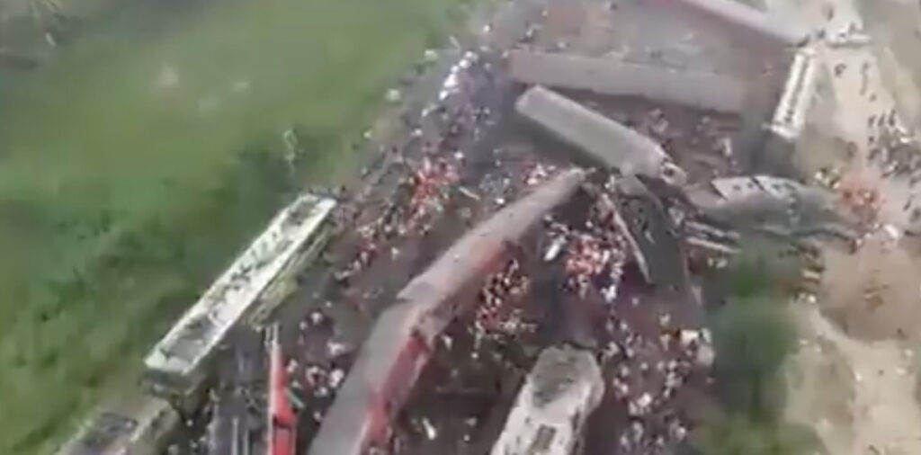 VIDEO: Indias kole rongiõnnetus – vähemalt 288 hukkunud ja 900 vigastatud