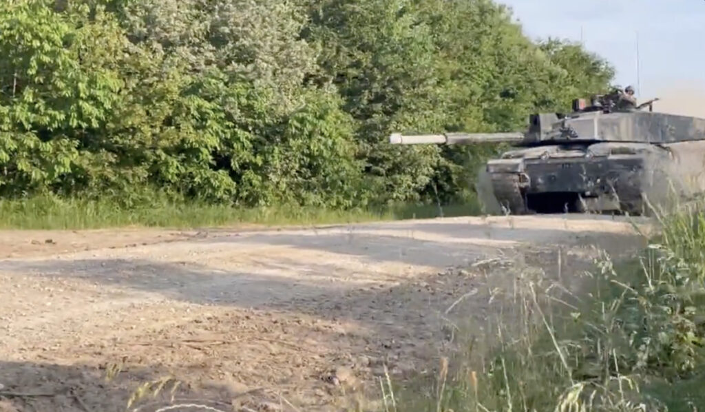 VIDEO: rindele on jõudmas Briti tankid Challenger