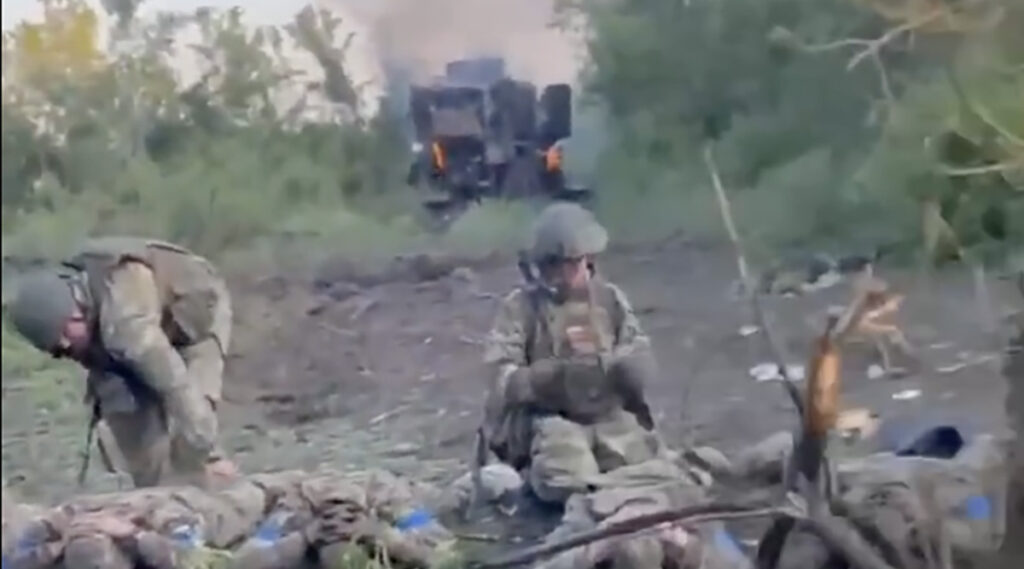 VIDEO: ukrainlaste soomuki meeskond jäi ellu, aga langes vangi