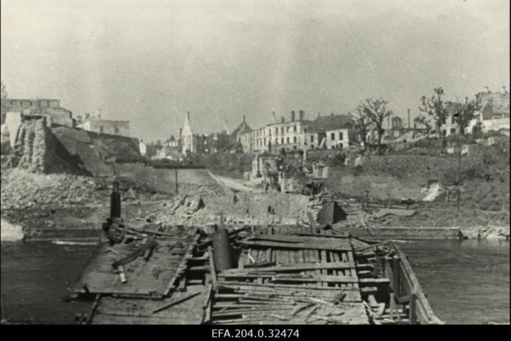 Punakotkad asusid 80 aasta eest Narvat maatasa tegema