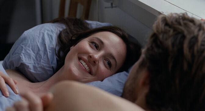 Arvustus. “Sentimentaalses väärtuses” on harjumatult palju ruumi jäetud headusele