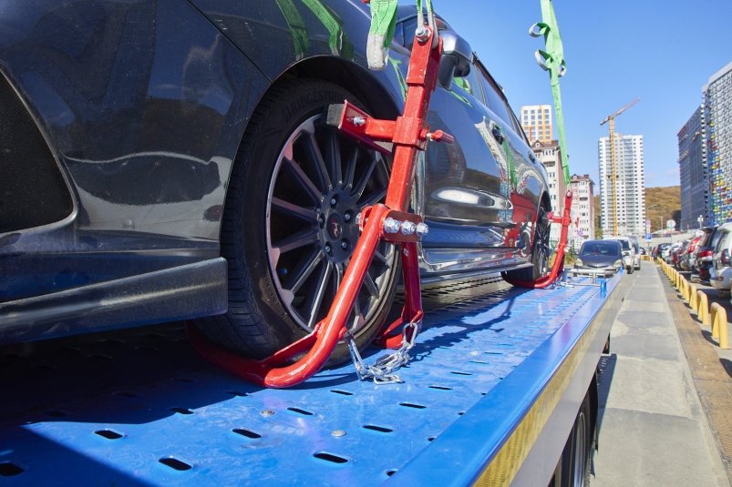 Во Владивостоке назвали улицы, с которых чаще всего эвакуируют автомобили