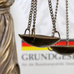 Германия — Семь лет под замком: суд по делу о многолетней изоляции семьи