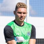 Голкипер Ломаев покинул ФК «Сочи»