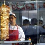 Диетологи назвали самый полезный стритфуд