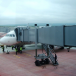 Из-за снегопада в Москве и во Владивостоке задерживаются авиарейсы