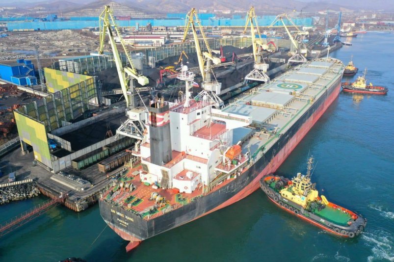 Малый порт в Находке принял под погрузку 96 судов в 2025 году