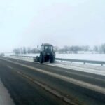 На региональных дорогах Ставрополья работают 420 снегоуборочных машин