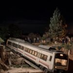 Поезд в Испании снова сошел с рельсов