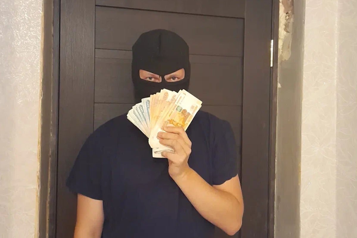 Прокуратура взялась за петербуржца, который должен жертве мошенников 650 тысяч