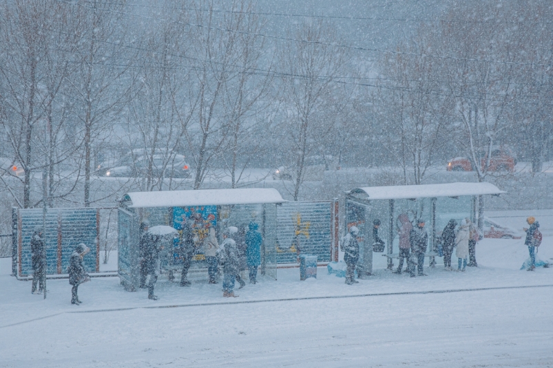 Снежный фронт: как регионы России борются с аномальными осадками