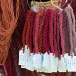 ERM-is avatud näitus jutustab loo looduslikest tekstiilvärvidest Eestis