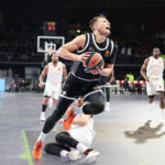 Euroliiga liider mängis teisel poolajal maha 27-punktilise eduseisu