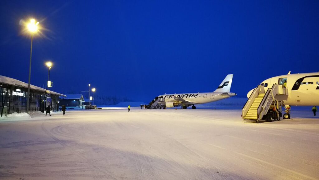 Karm: tuhanded turistid on Soomes lõksus 37-kraadise külmaga, kuna lennukid ei lenda