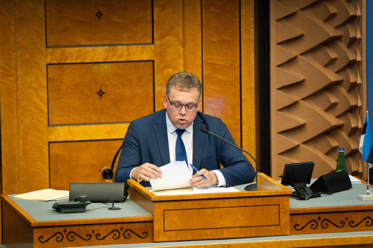 Lauri Hussar näitas esmaspäeval, et Riigikogu töö- ja kodukord on tema kätega tühistatud