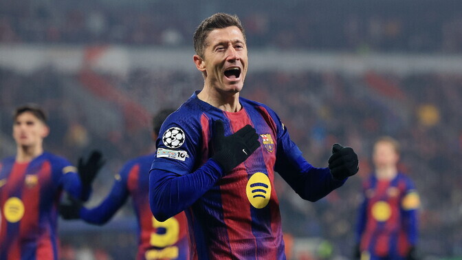 Lewandowski lõi värava mõlemale meeskonnale ja Barcelona võitis