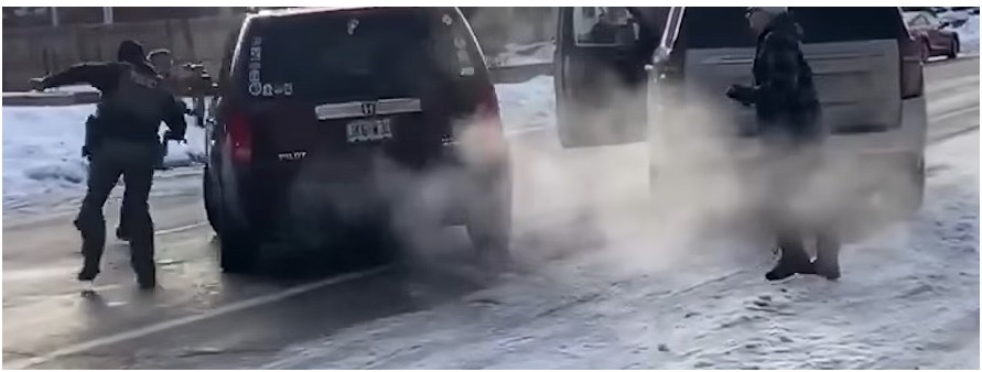 Minnesota tragöödia: emotsionaalselt ülesköetud naisaktivist ja varem autorünnakut tunda saanud föderaalagent