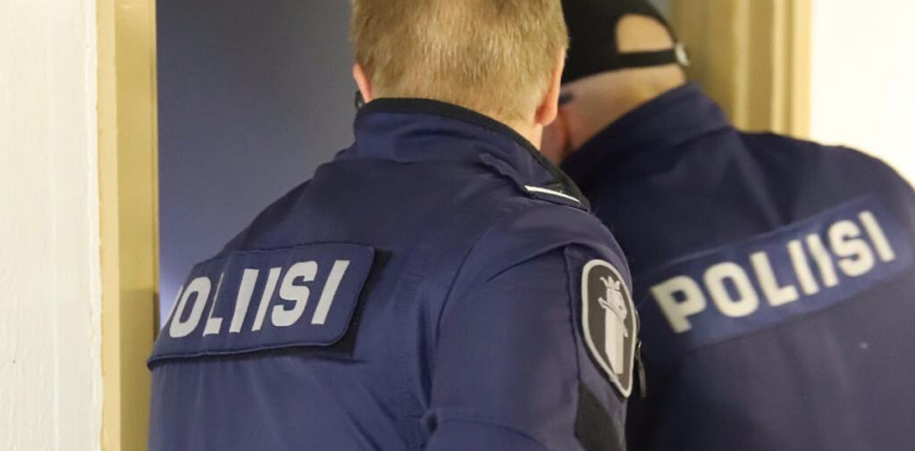 Politsei tulistas Soomes meest, kes kaasinimesi piinas