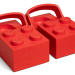 VIDEO: Crocs laseb välja Lego-stiilis sussid, neid kannab juba Eesti laulja