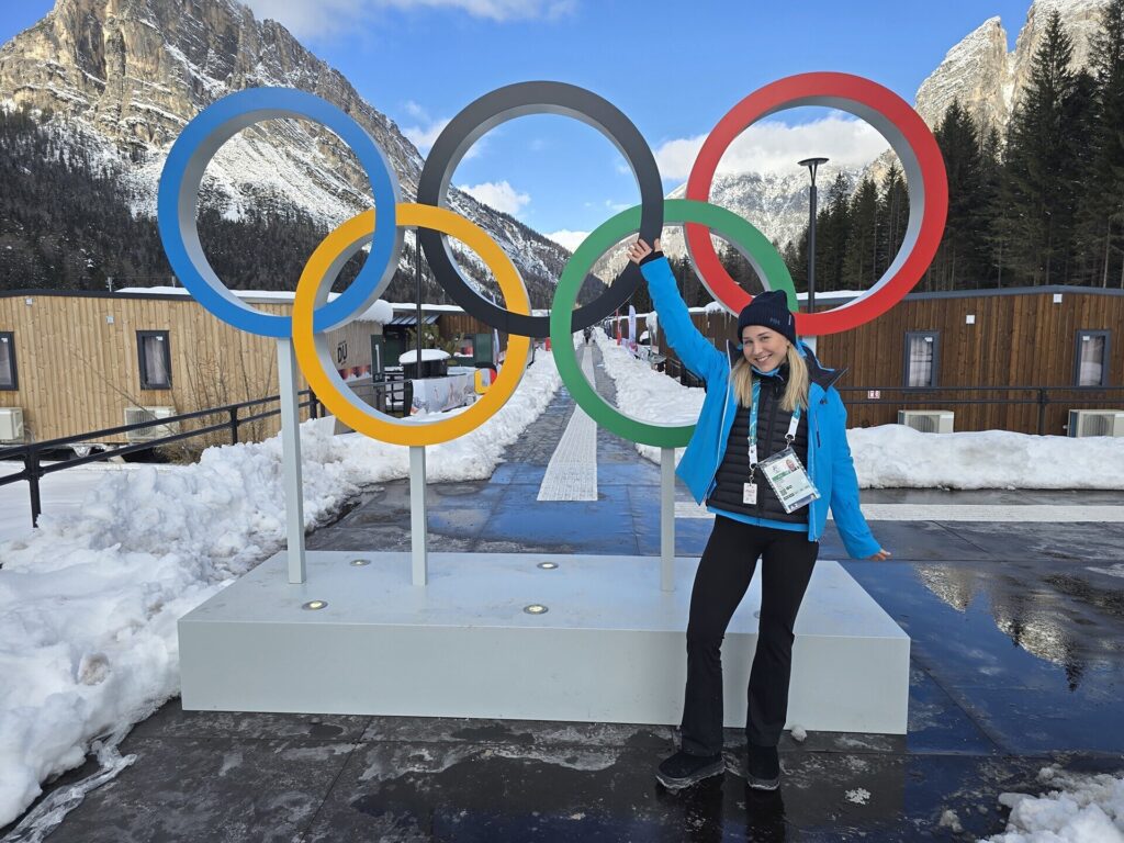 Eesti lippu kannavad XXV taliolümpiamängude avatseremoonial Talihärm ja Liiv