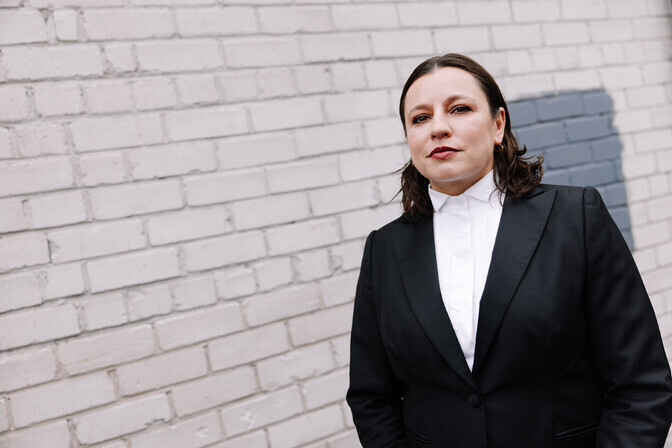 Maria Faust: oleme kahtlaselt vaiksed ja kahtlaselt meelelahutuslikud