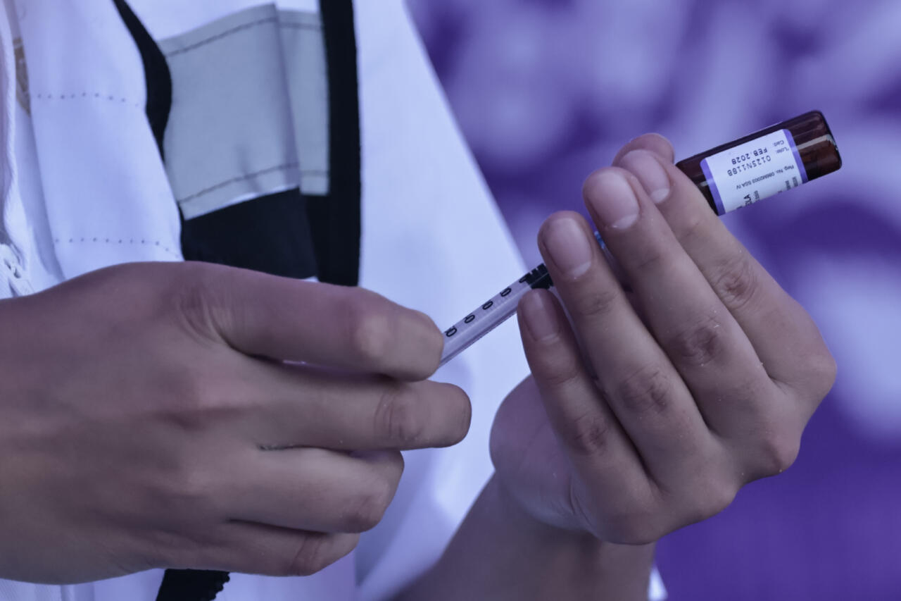 Meedikud ja teadlased: NETS-i eelnõu sunnimeetmed ja avaliku arutelu puudumine süvendavad vaimse tervise kriisi ühiskonnas