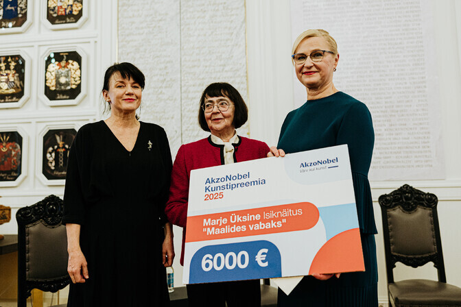 Pildid: AkzoNobeli kunstipreemia pälvis Marje Üksine
