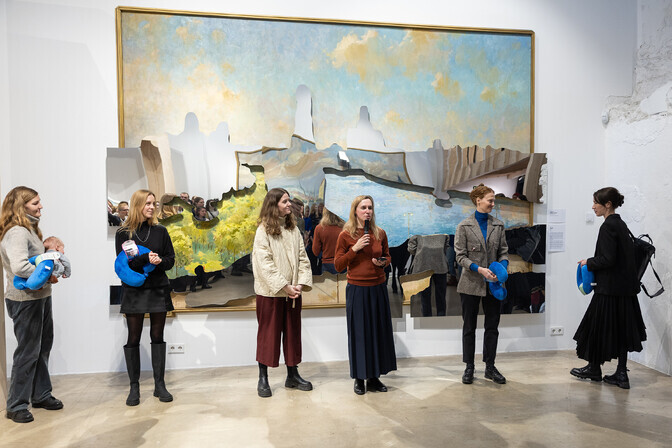 Pildid: EKA galeriis avatud grupinäitus küsib, mida teha totalitaarsete režiimide pärandiga