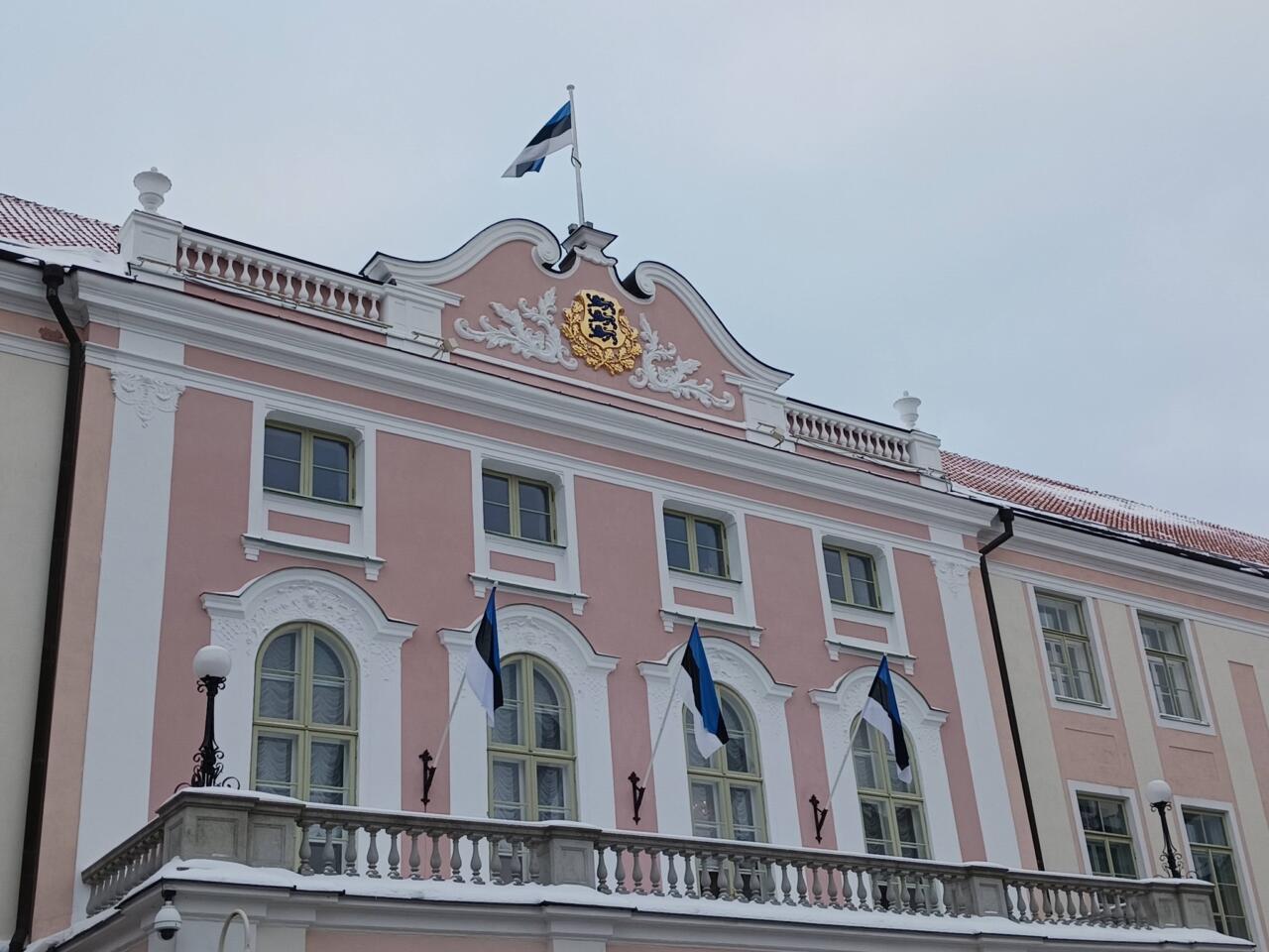PILTUUDIS: Riigikogu ees lehvivad ainult Eesti lipud. Kas nii jääbki?