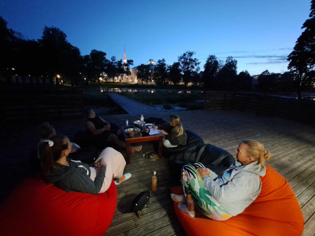 PODCAST “JULGUS OLLA NÄHTAV” I Tiia Schmidt: kui ma pole nähtav, siis kuidas inimesed teavad, et ma saan neid aidata